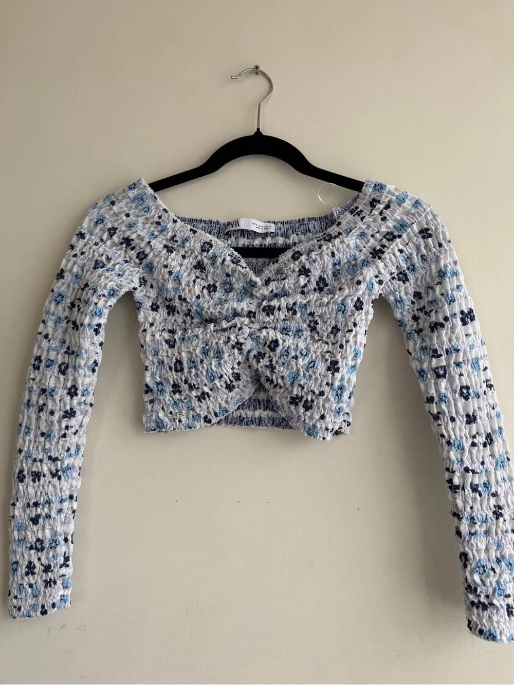 NWOT Zara Smocked Twist-Front Long Sleeve Crop Top - Blue/White